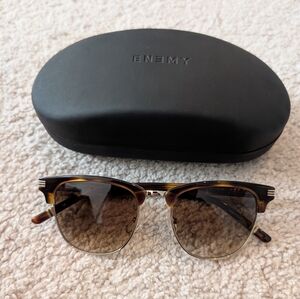 Enemy 02 Tortoise With Brown Gradient Lenses Sunglasses